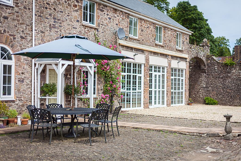 Bed and Breakfast Stoodleigh Court Coach House Тивертон Экстерьер фото