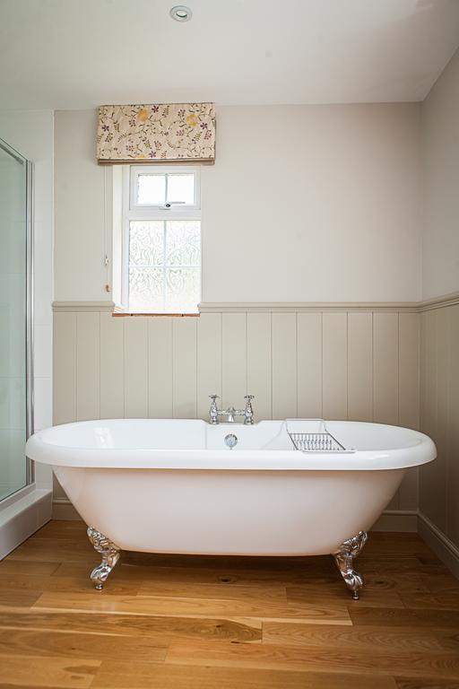 Bed and Breakfast Stoodleigh Court Coach House Тивертон Экстерьер фото