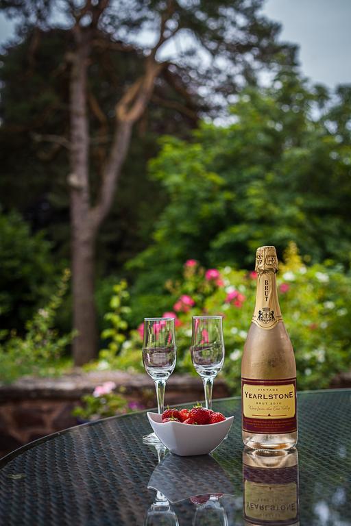 Bed and Breakfast Stoodleigh Court Coach House Тивертон Номер фото