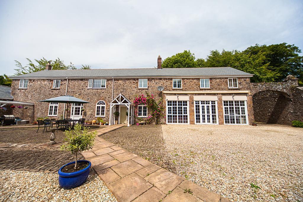 Bed and Breakfast Stoodleigh Court Coach House Тивертон Экстерьер фото